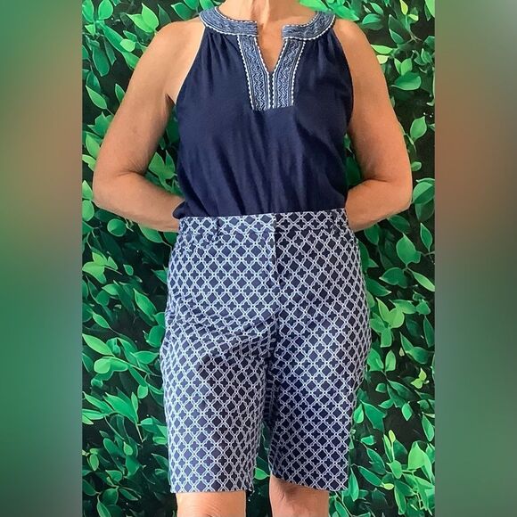 💙 GAP Embroidered V-Neck Sleeveless Top – Navy Blue, Size Medium - Picture 3 of 5